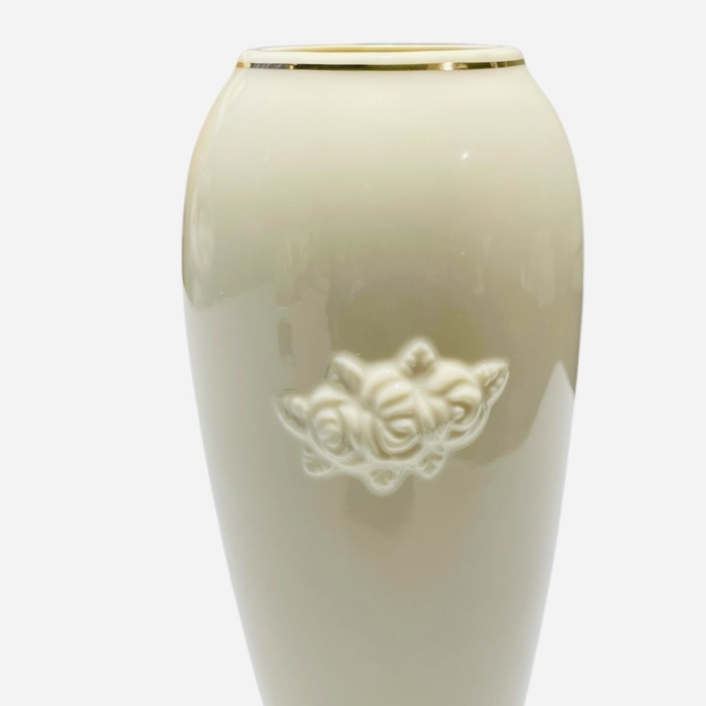 Like New! Vintage Lenox Rose Vase, Ivory Porcelain 24K Gold Trim - Picture 4 of 9